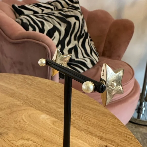 DIOR TRIBALES Star Gold Plated and White Resin Pearl Earrings - Picture 8 of 9